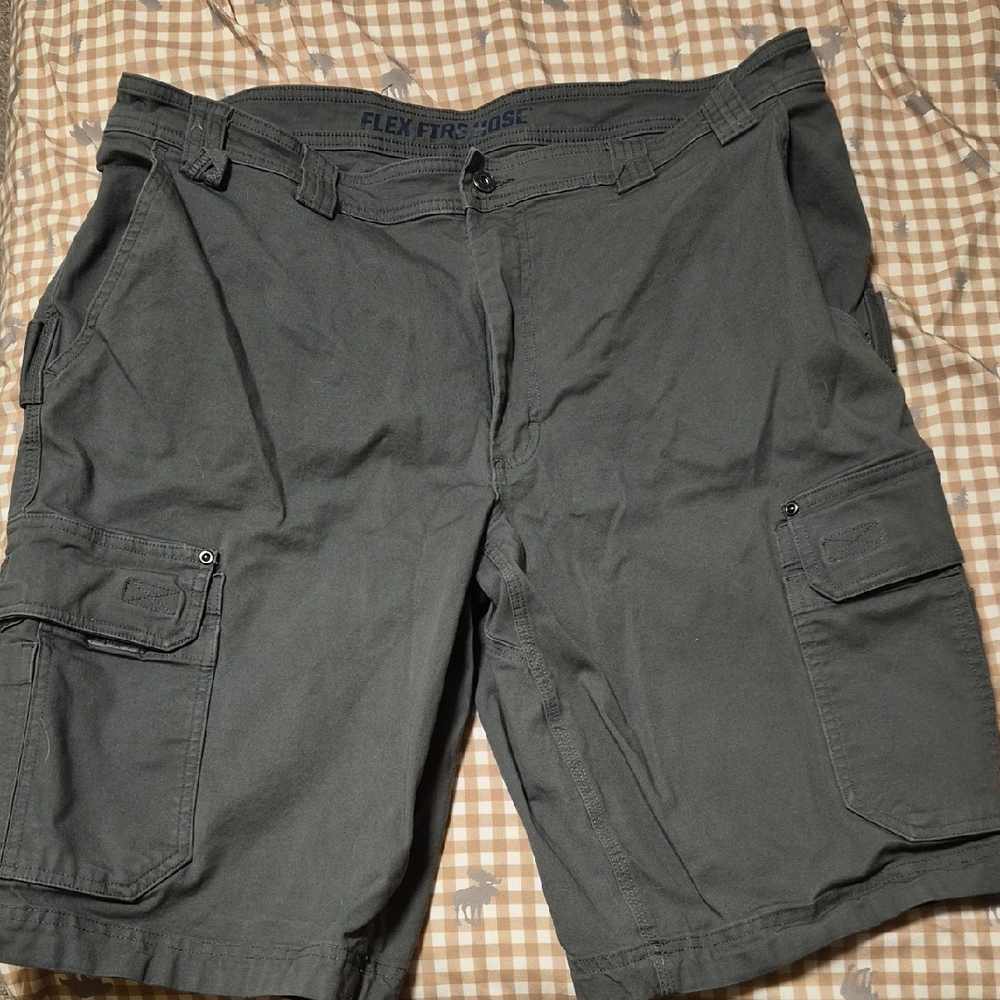 Duluth Trading Co Gray Cargo Shorts - Utility Pockets